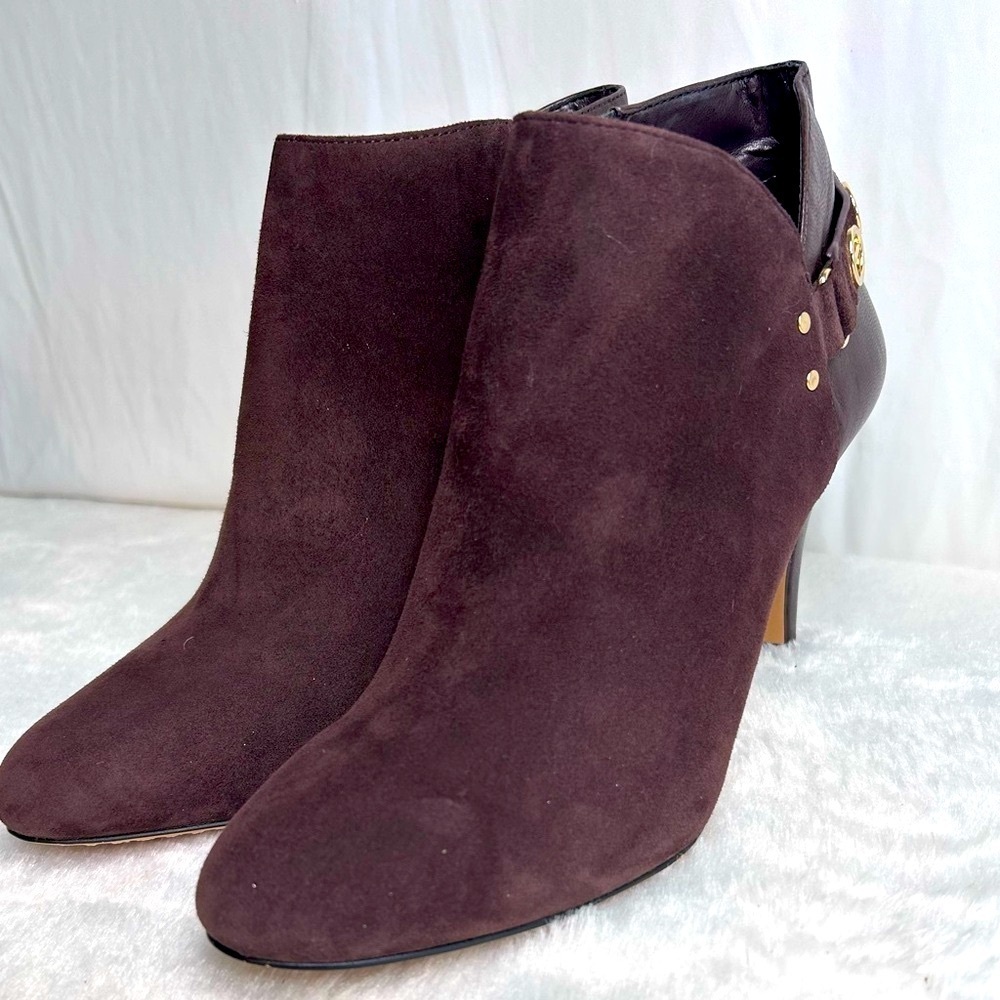 Vince Camuto venten Brown Ankle Booties - Picture 9 of 10